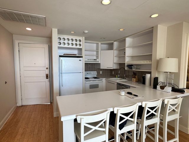 160 Commonwealth Avenue 704, Boston, MA 02116