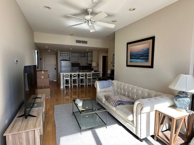 160 Commonwealth Avenue 704, Boston, MA 02116