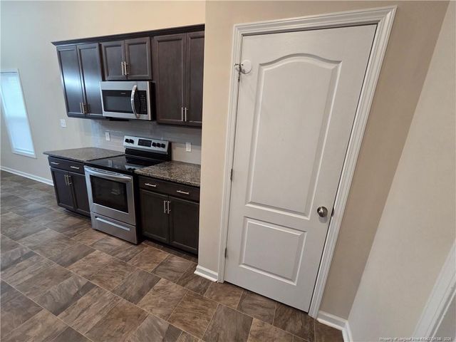 2044 Stonewash Drive, Fayetteville, NC 28306