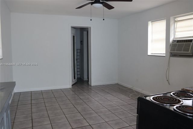 5743 Lincoln St 2, Hollywood, FL 33021