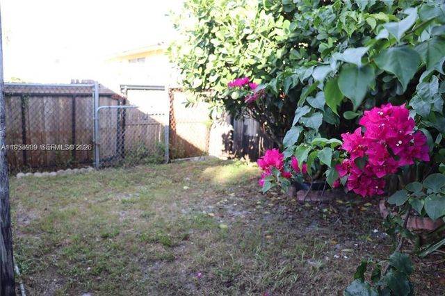 5743 Lincoln St 2, Hollywood, FL 33021