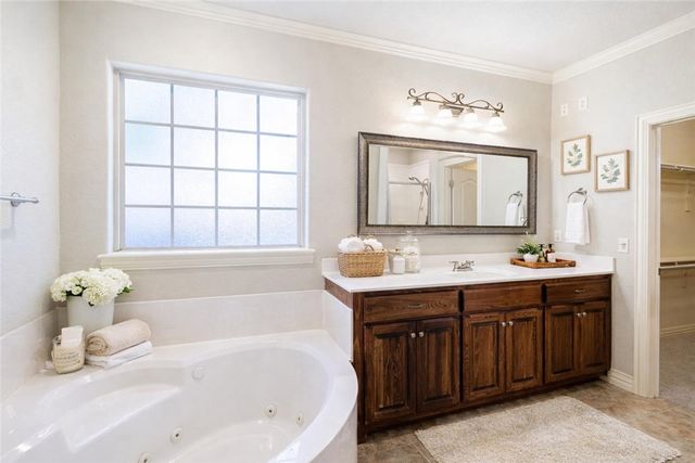 1303 NE Fairwinds Drive, Bentonville, AR 72712
