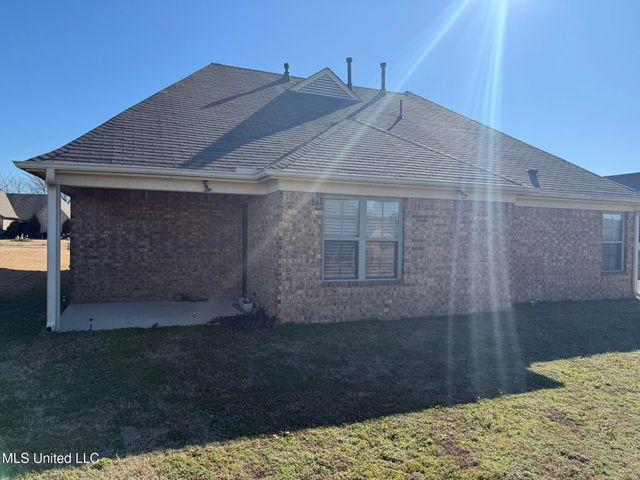 6396 Anna May Drive, Walls, MS 38680