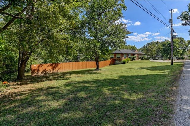 1197 S 104th Street, Edwardsville, KS 66111