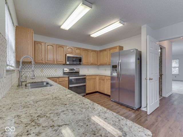 10343 Waveland Circle, Fishers, IN 46038