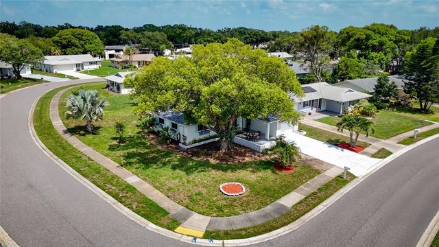1496 QUEEN ANNE DRIVE, Palm Harbor, FL 34684