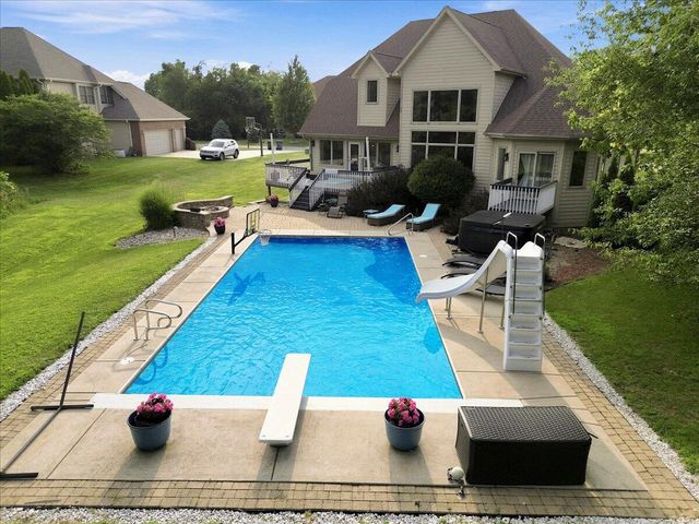 10591 Erie Drive, Crown Point, IN 46307