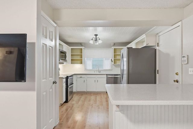 1005 W Bellwood Dr, Spokane, WA 99218