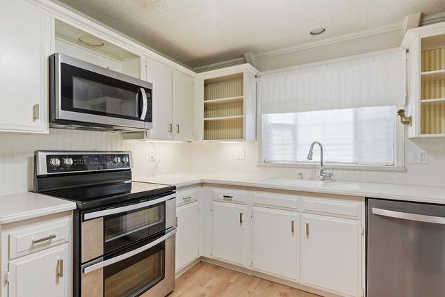 1005 W Bellwood Dr, Spokane, WA 99218