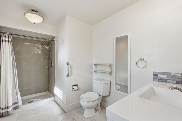 1005 W Bellwood Dr, Spokane, WA 99218