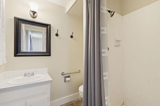 1005 W Bellwood Dr, Spokane, WA 99218