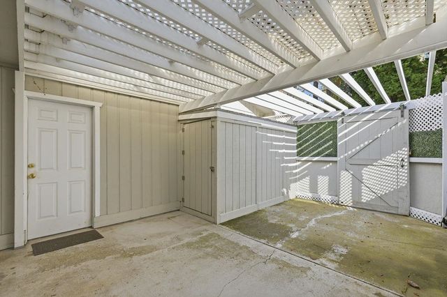 1005 W Bellwood Dr, Spokane, WA 99218
