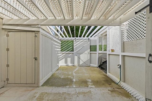 1005 W Bellwood Dr, Spokane, WA 99218