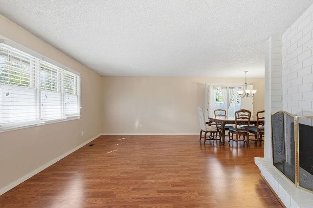 1005 W Bellwood Dr, Spokane, WA 99218