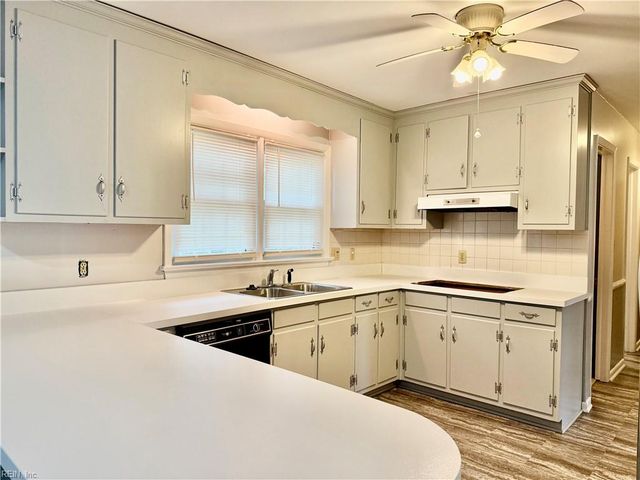 347 Brunell DR, Hampton, VA 23666