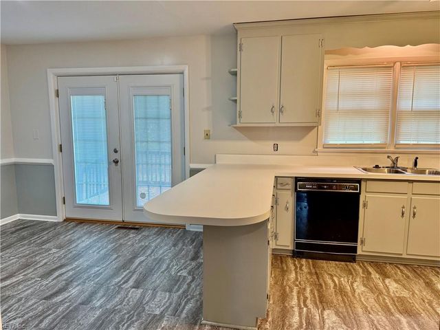 347 Brunell DR, Hampton, VA 23666