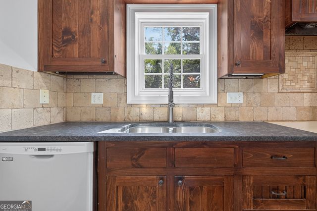 406 Vineyard Road, Griffin, GA 30223