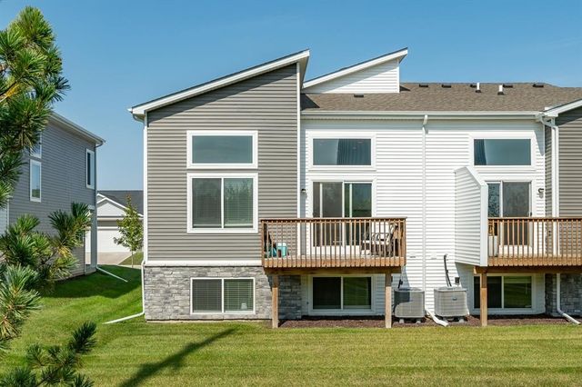 9656 Heightsview Drive, West Des Moines, IA 50266