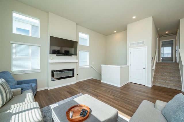 9656 Heightsview Drive, West Des Moines, IA 50266