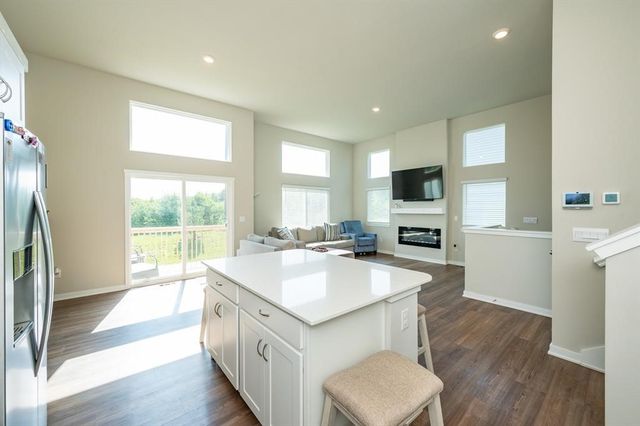 9656 Heightsview Drive, West Des Moines, IA 50266