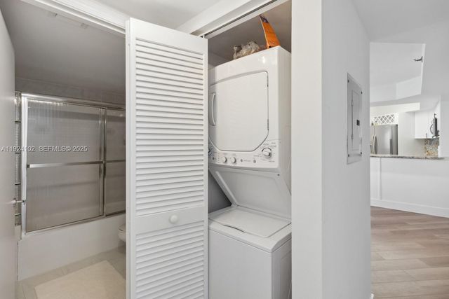 6767 Collins Ave 909, Miami Beach, FL 33141