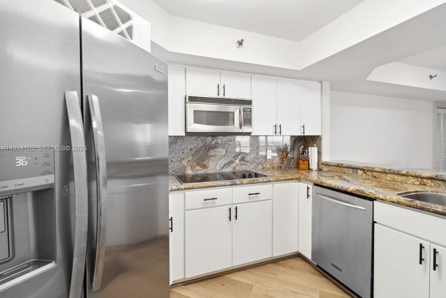 6767 Collins Ave 909, Miami Beach, FL 33141