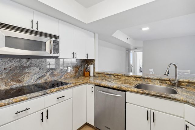 6767 Collins Ave 909, Miami Beach, FL 33141