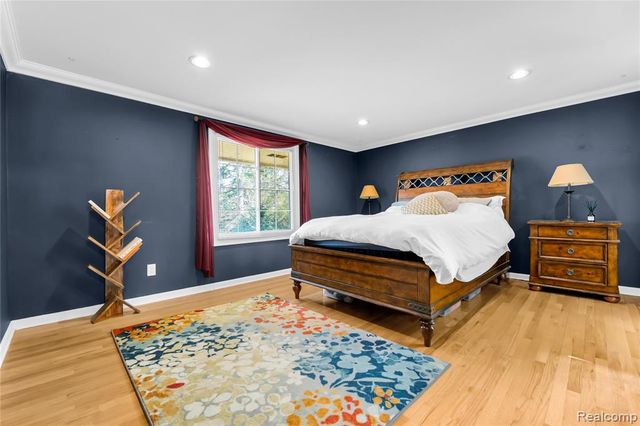 5516 Priory Lane, Bloomfield Hills, MI 48301