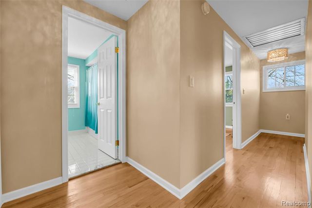 5516 Priory Lane, Bloomfield Hills, MI 48301