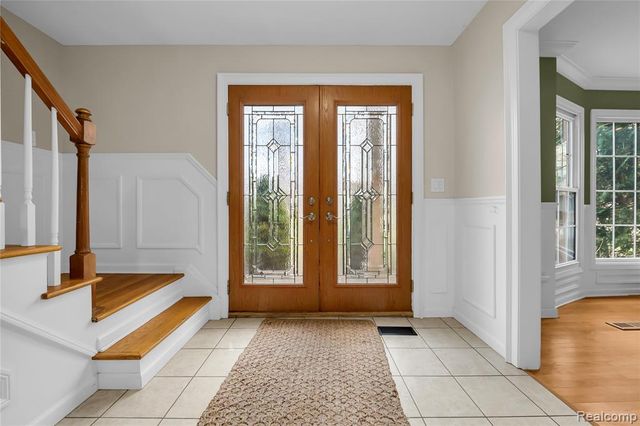 5516 Priory Lane, Bloomfield Hills, MI 48301