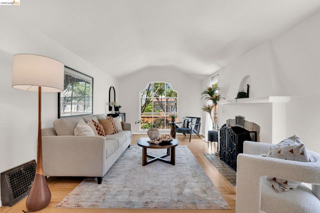844 Ramona, Albany, CA 94706