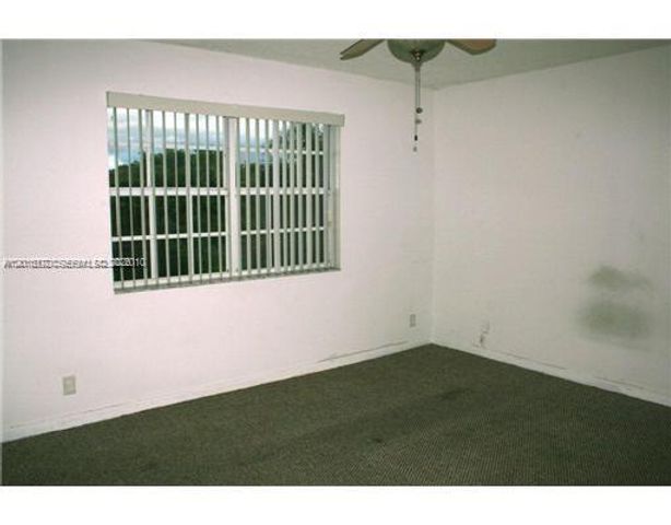 365 SW 86th Ave 203, Pembroke Pines, FL 33025
