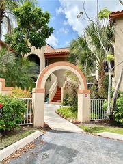 365 SW 86th Ave 203, Pembroke Pines, FL 33025