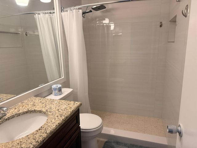 2772 NE 30th Avenue 6c, Lighthouse Point, FL 33064