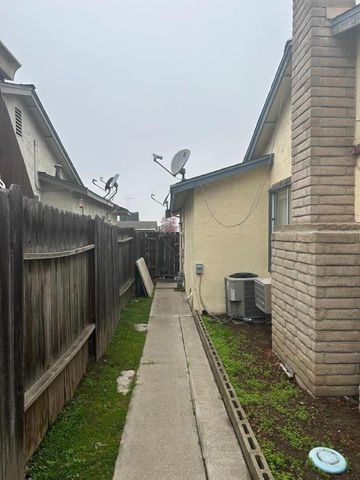 2270 Chester Drive, Tracy, CA 95376