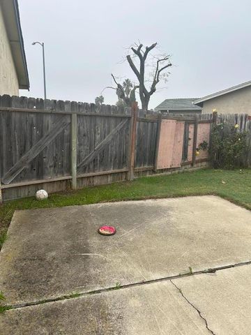 2270 Chester Drive, Tracy, CA 95376