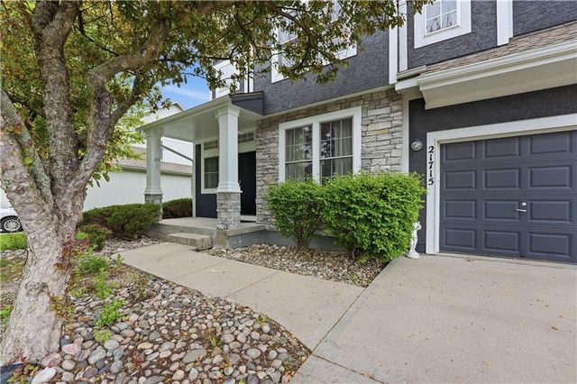 21715 W 100 Terrace, Lenexa, KS 66220