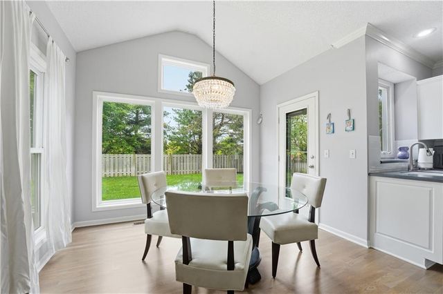21715 W 100 Terrace, Lenexa, KS 66220