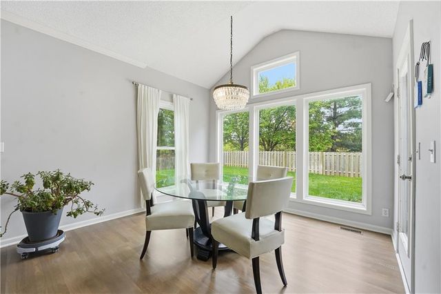 21715 W 100 Terrace, Lenexa, KS 66220