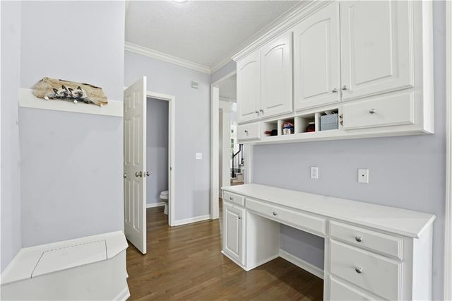 21715 W 100 Terrace, Lenexa, KS 66220