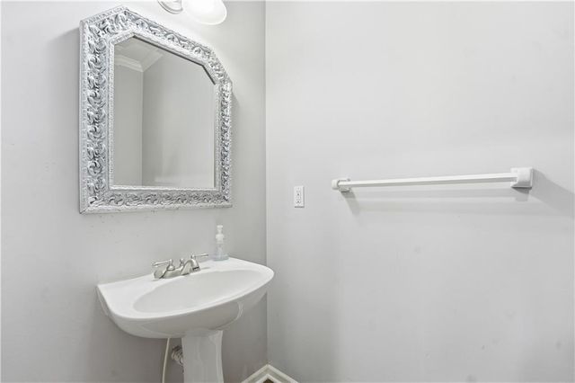 21715 W 100 Terrace, Lenexa, KS 66220