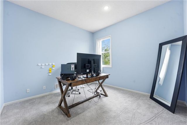 21715 W 100 Terrace, Lenexa, KS 66220