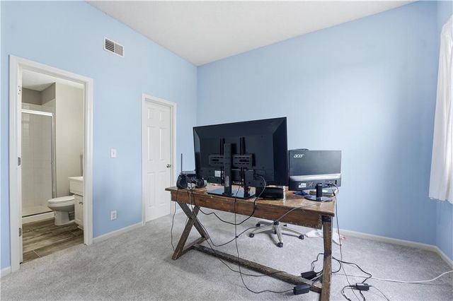 21715 W 100 Terrace, Lenexa, KS 66220