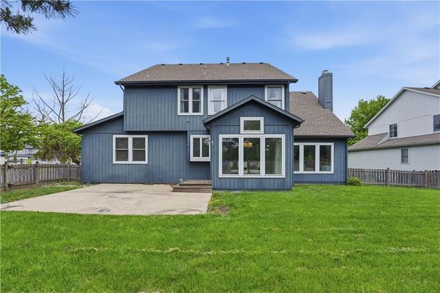 21715 W 100 Terrace, Lenexa, KS 66220