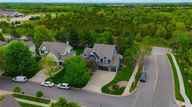21715 W 100 Terrace, Lenexa, KS 66220