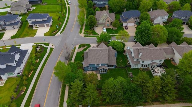 21715 W 100 Terrace, Lenexa, KS 66220