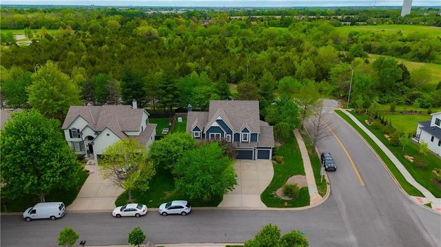 21715 W 100 Terrace, Lenexa, KS 66220