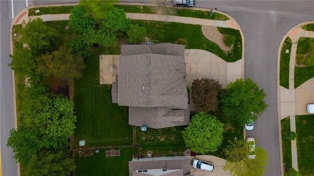 21715 W 100 Terrace, Lenexa, KS 66220