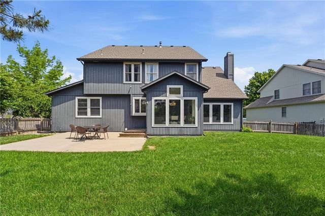 21715 W 100 Terrace, Lenexa, KS 66220