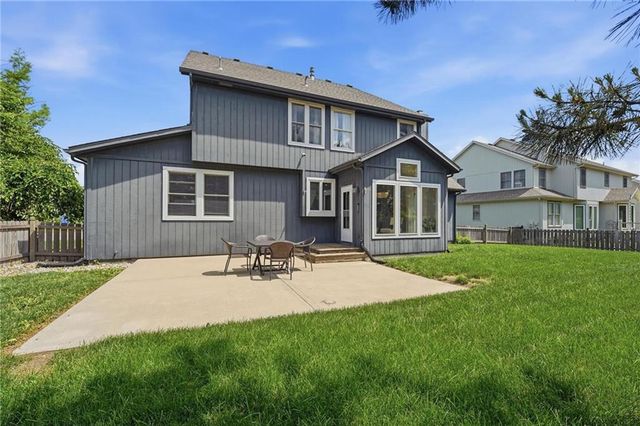 21715 W 100 Terrace, Lenexa, KS 66220